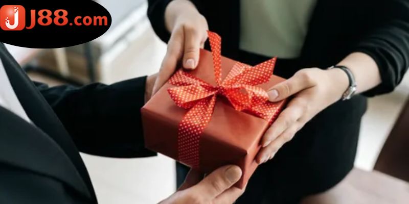 Giải Thưởng - Cơ Hội Vàng Cho Người Tham Gia Vào Nhà Cái J88 2 j88-cung-cap-nhieu-giai-thuong-hap-dan-cho-nguoi-choi